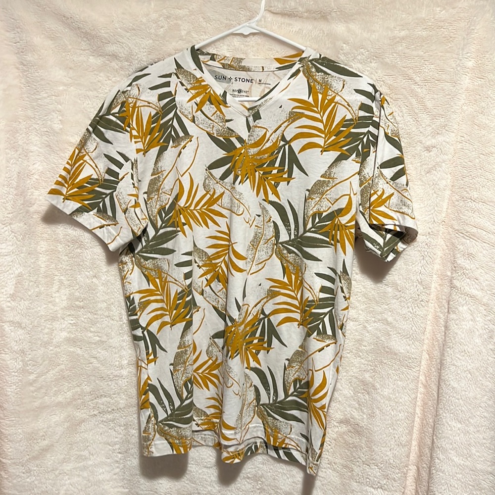 Sun + Stone t-shirt size M